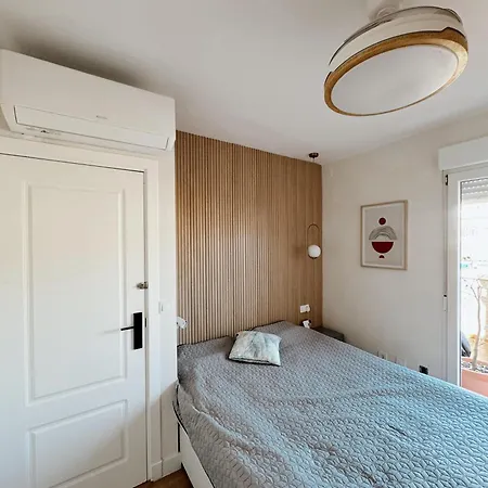 4 Bedrooms *